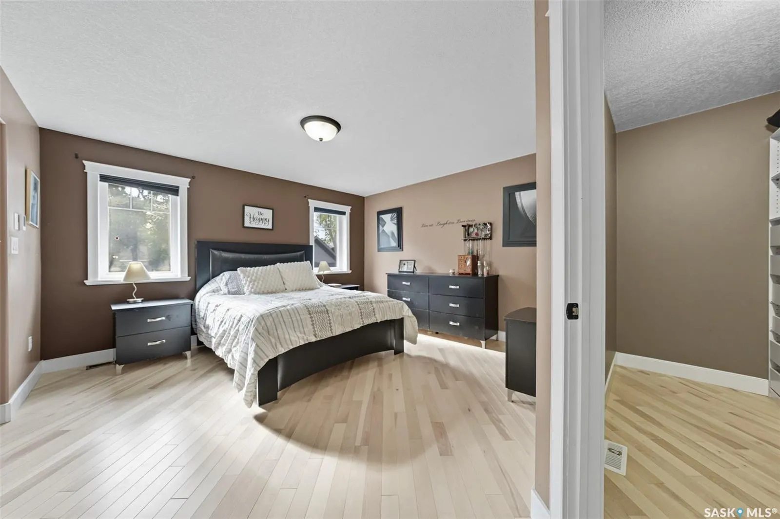 101 6th AVENUE W