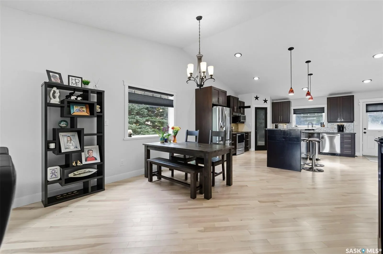 101 6th AVENUE W