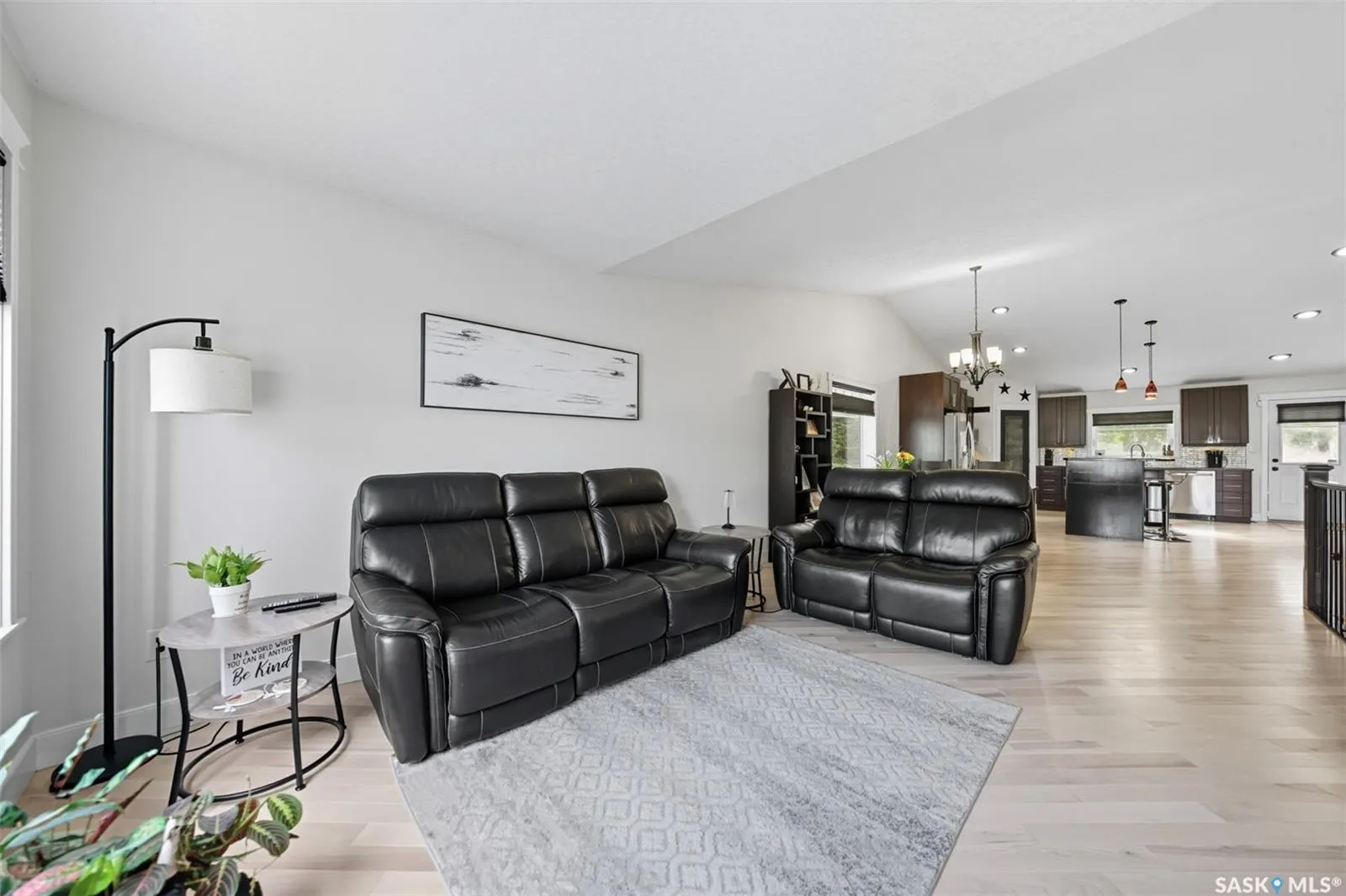 101 6th AVENUE W