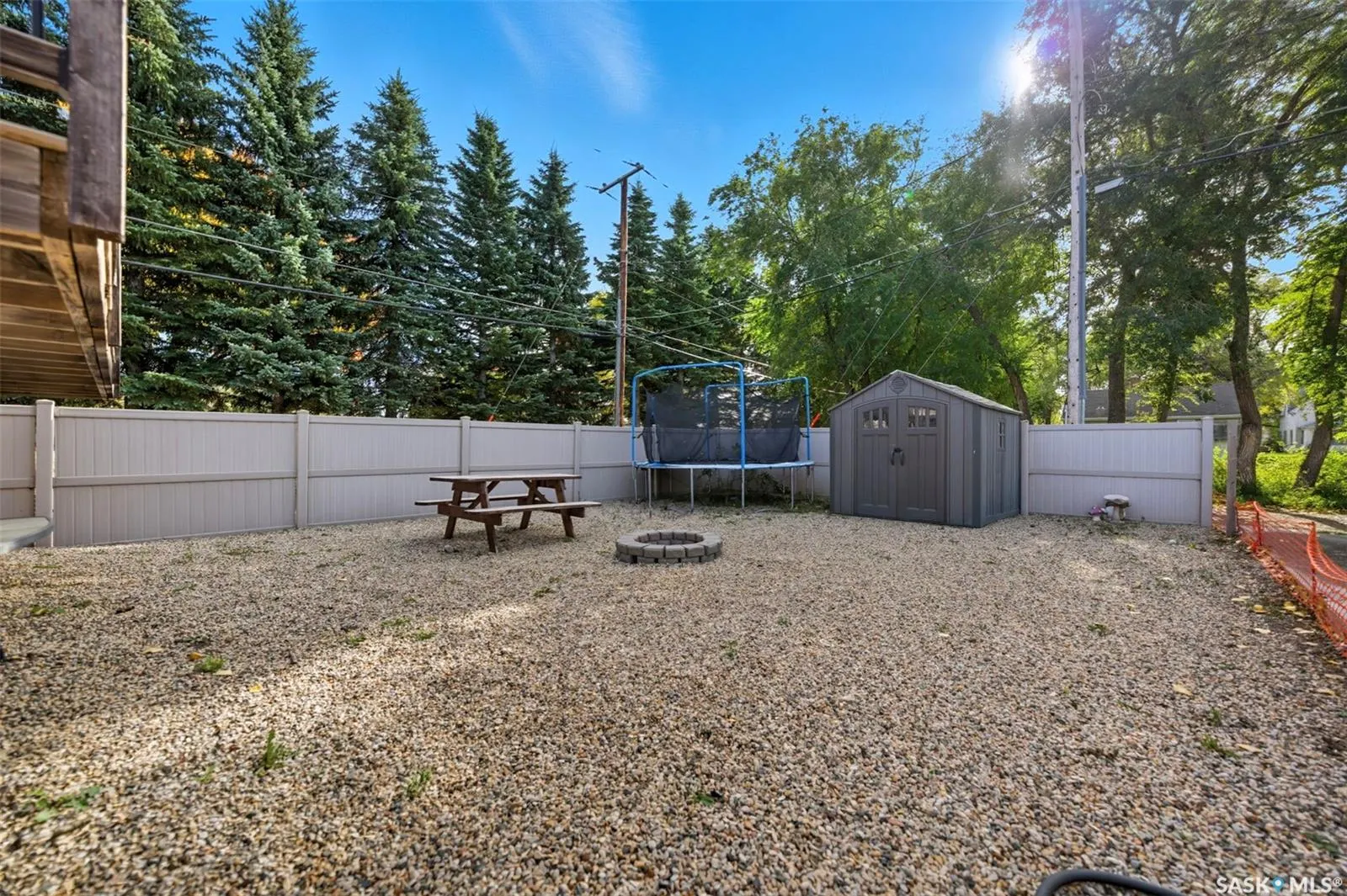 101 6th AVENUE W