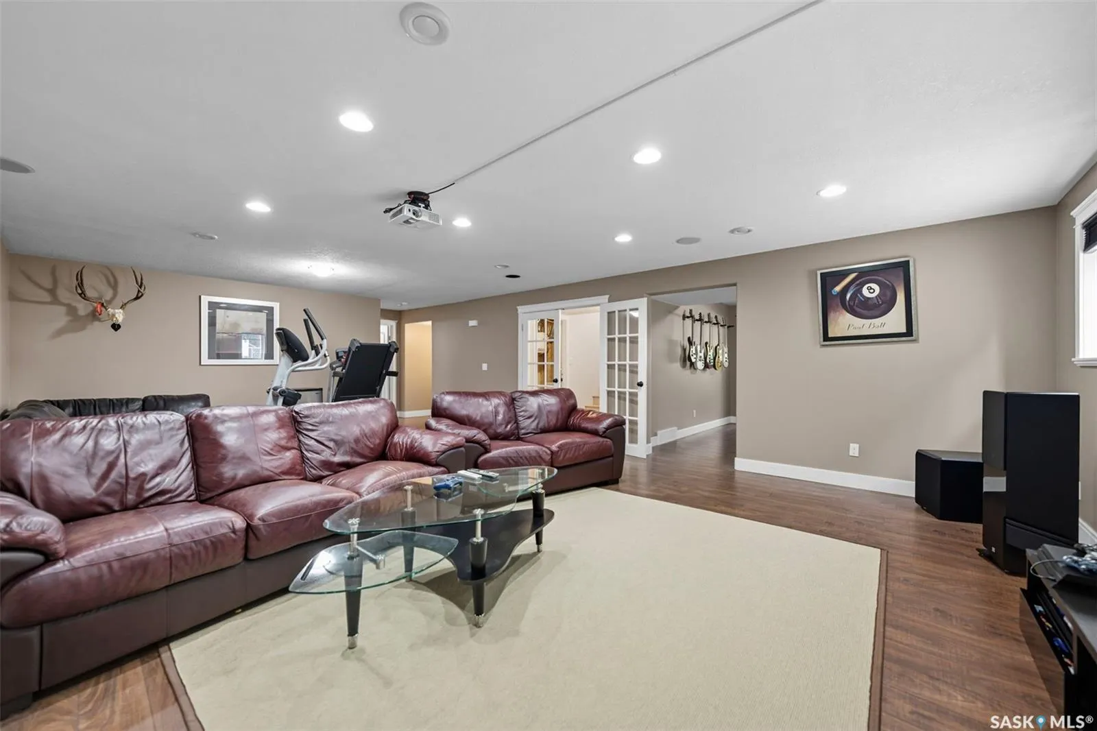 101 6th AVENUE W