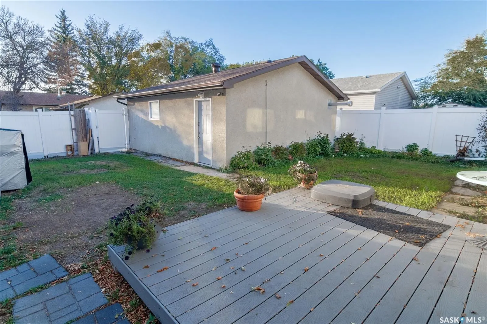 10 Mitchell CRESCENT