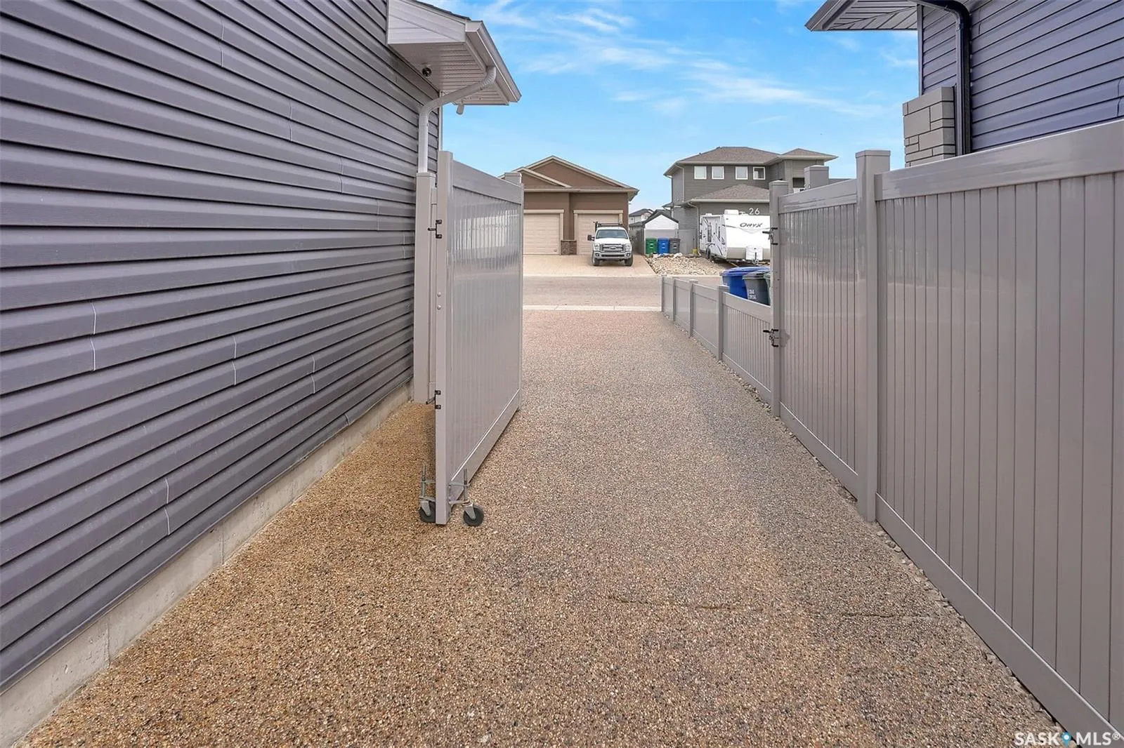 25 Hudson DRIVE