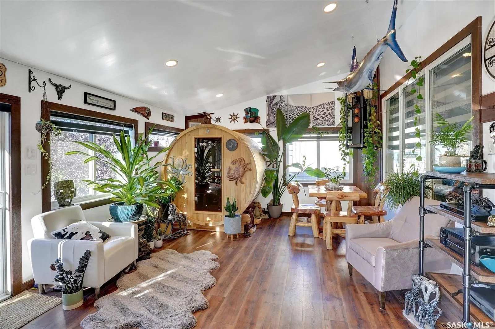 25 Hudson DRIVE