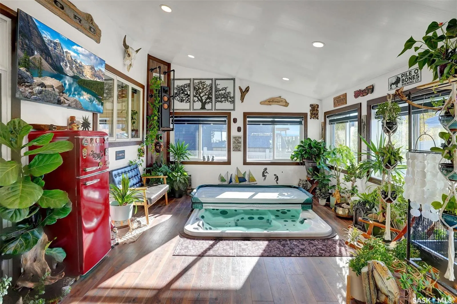 25 Hudson DRIVE