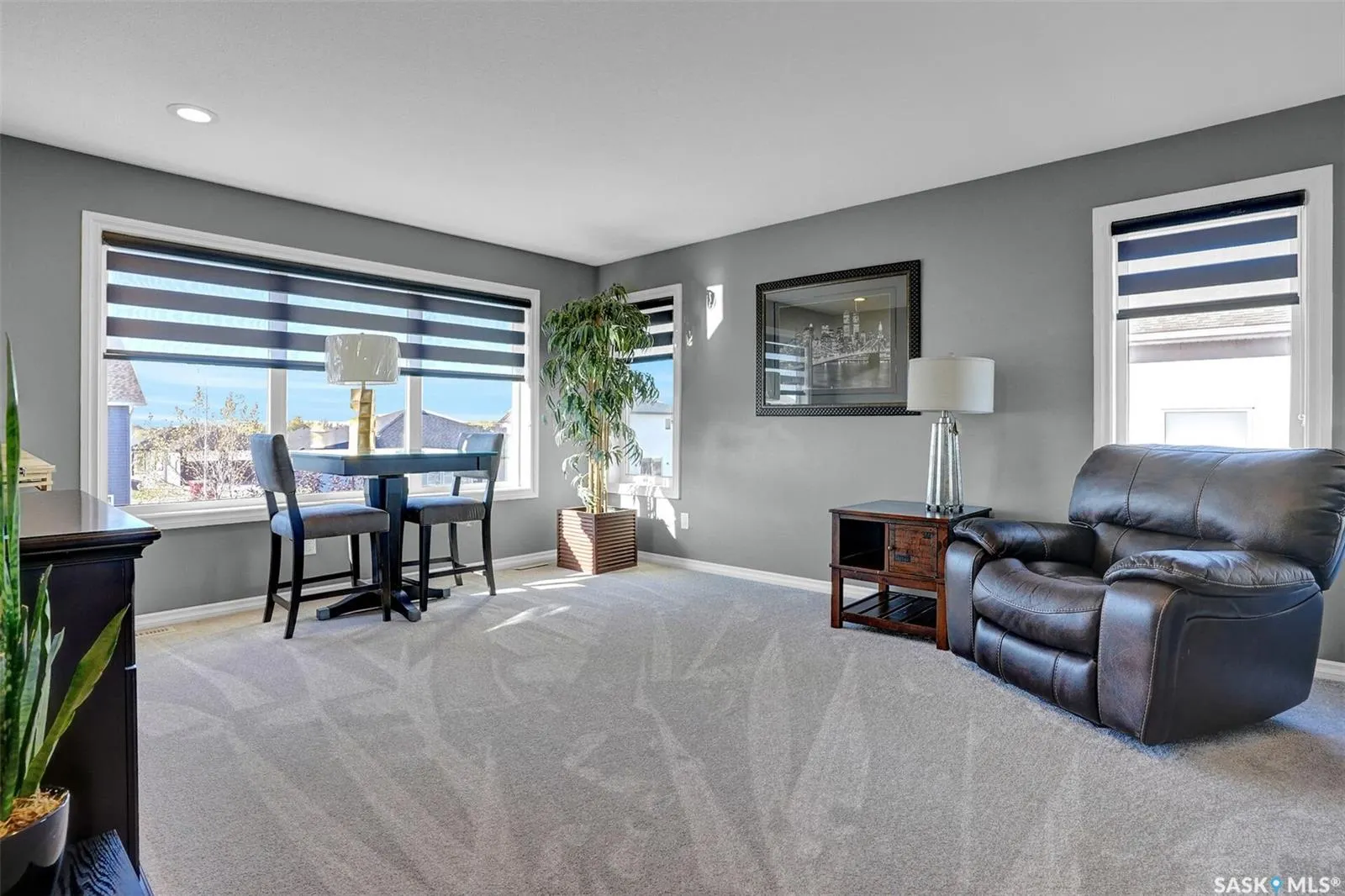 25 Hudson DRIVE