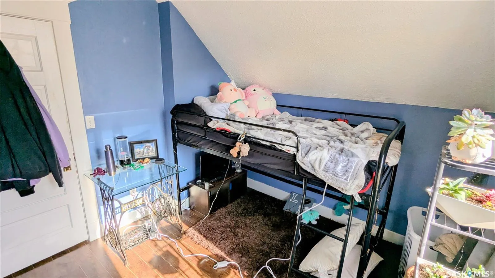 404 25th STREET W