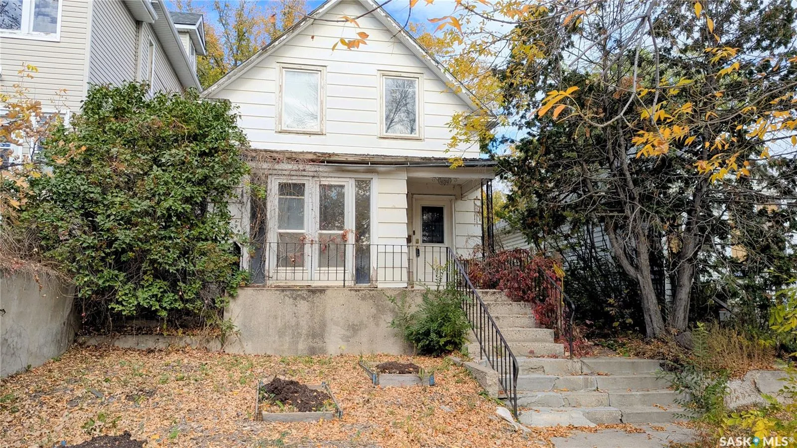 404 25th STREET W