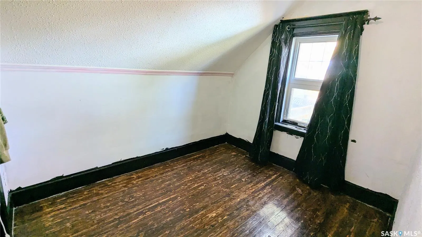 404 25th STREET W