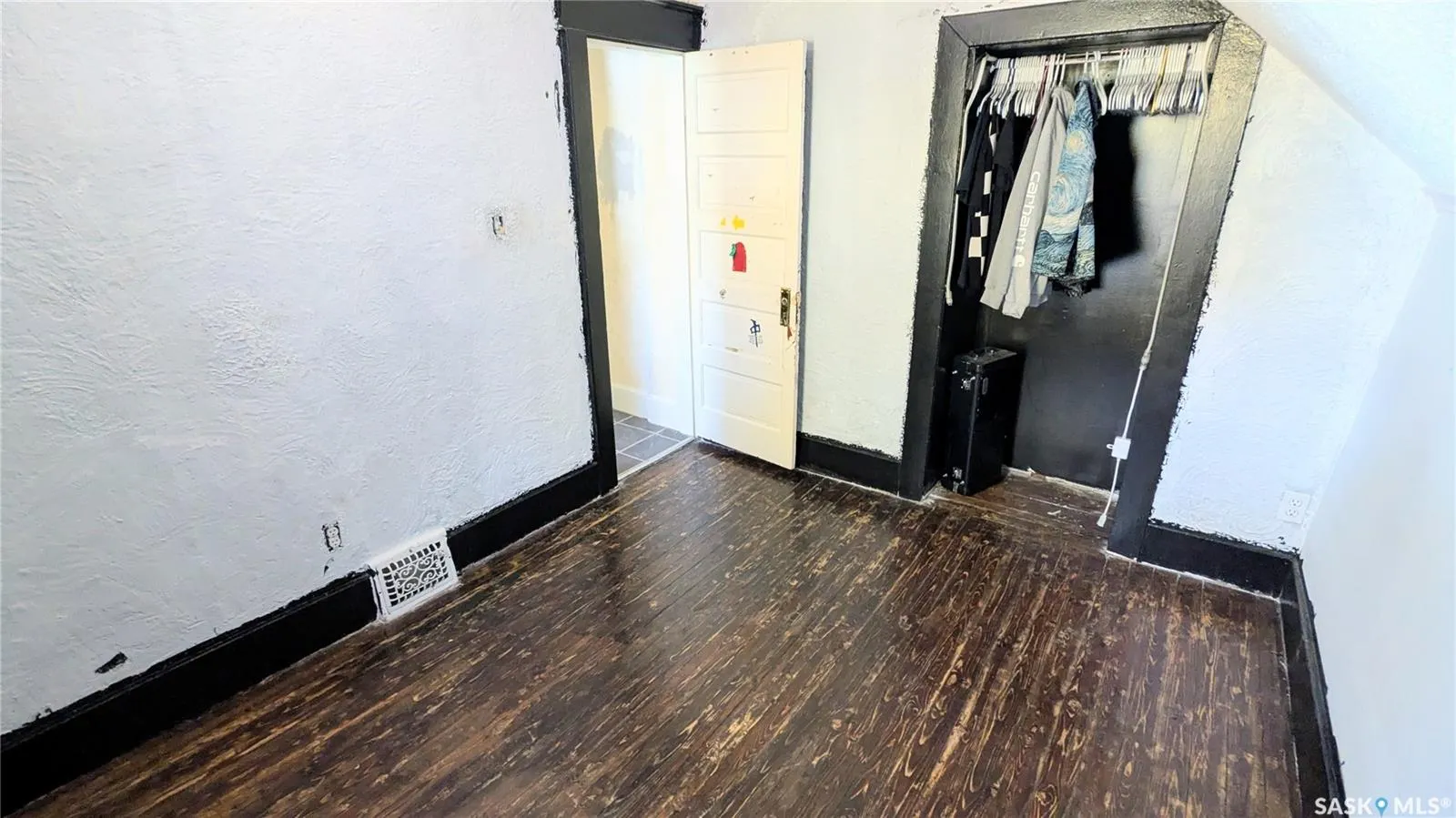 404 25th STREET W