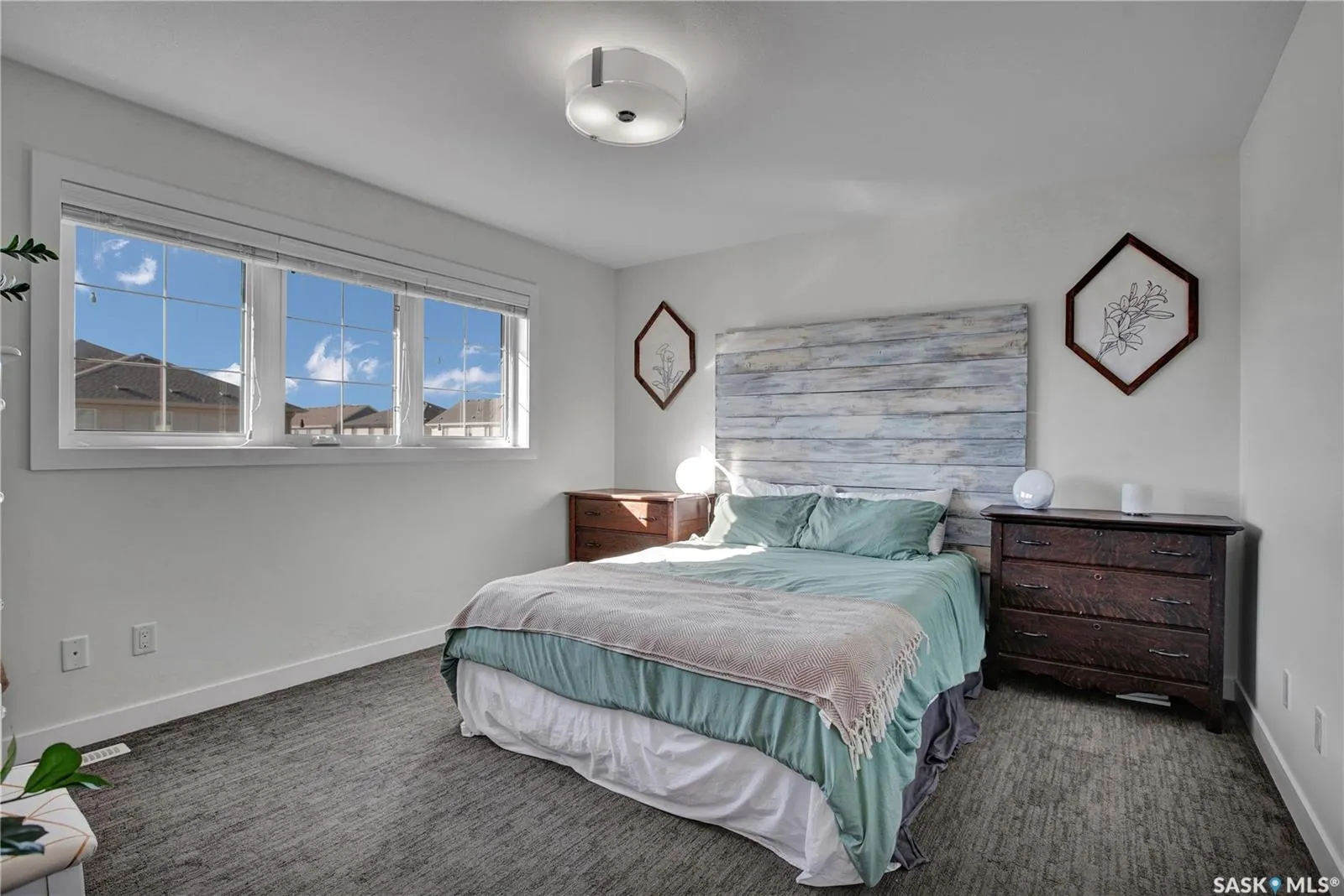 251 Underhill WAY