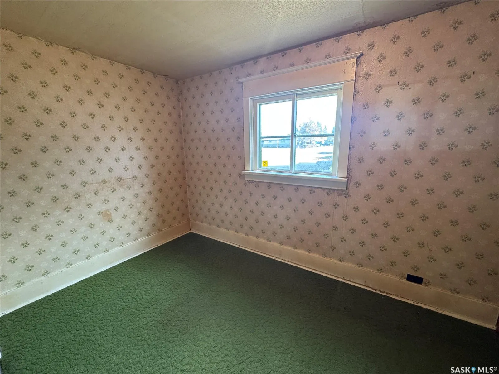 208 5th AVENUE W