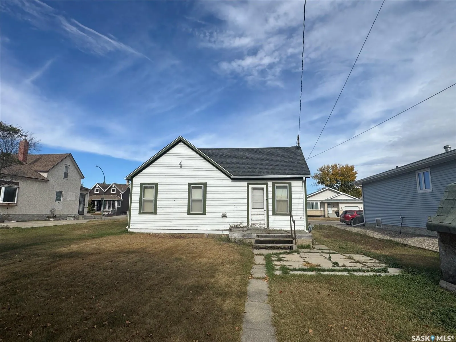 208 5th AVENUE W