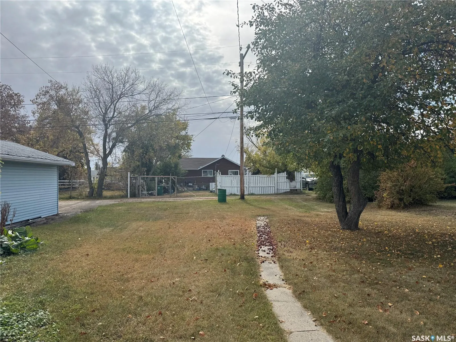 208 5th AVENUE W