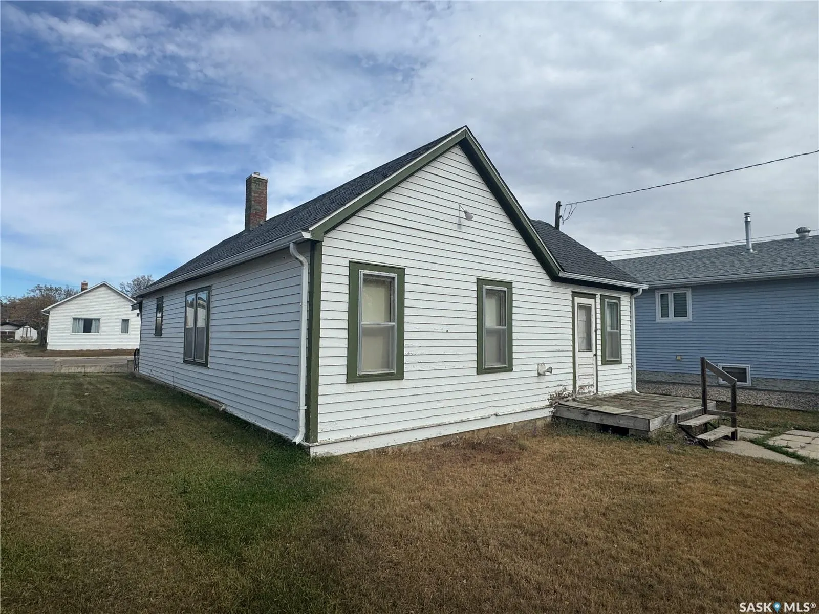 208 5th AVENUE W