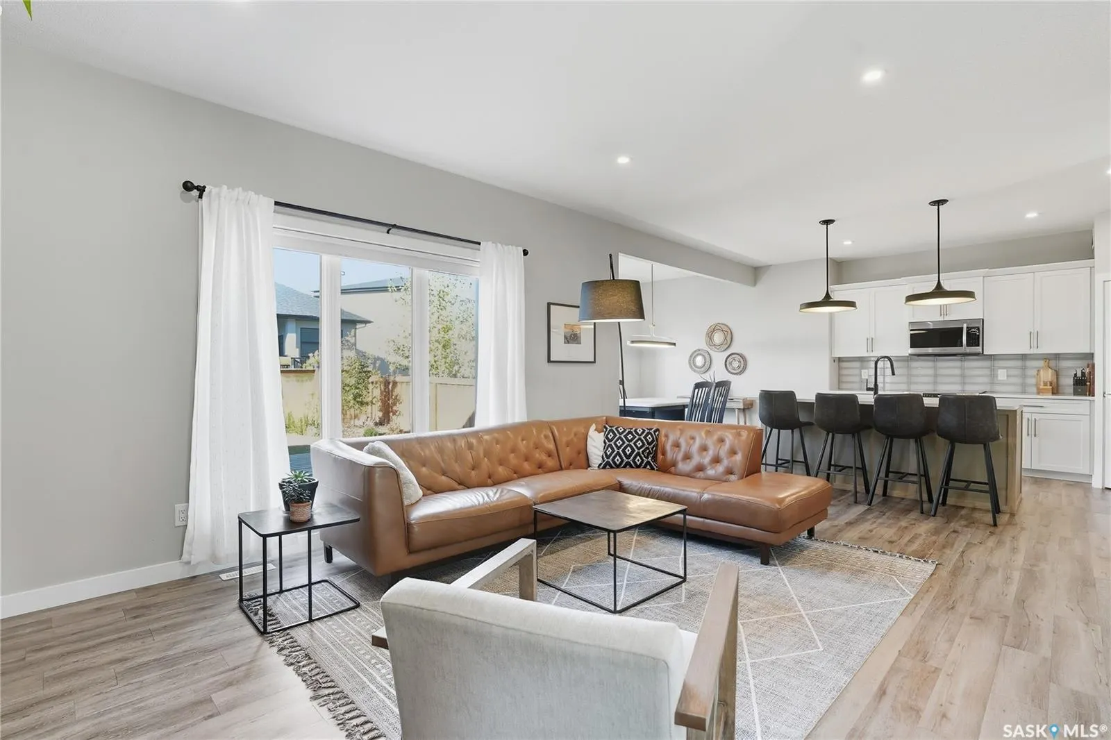 438 Flynn LANE
