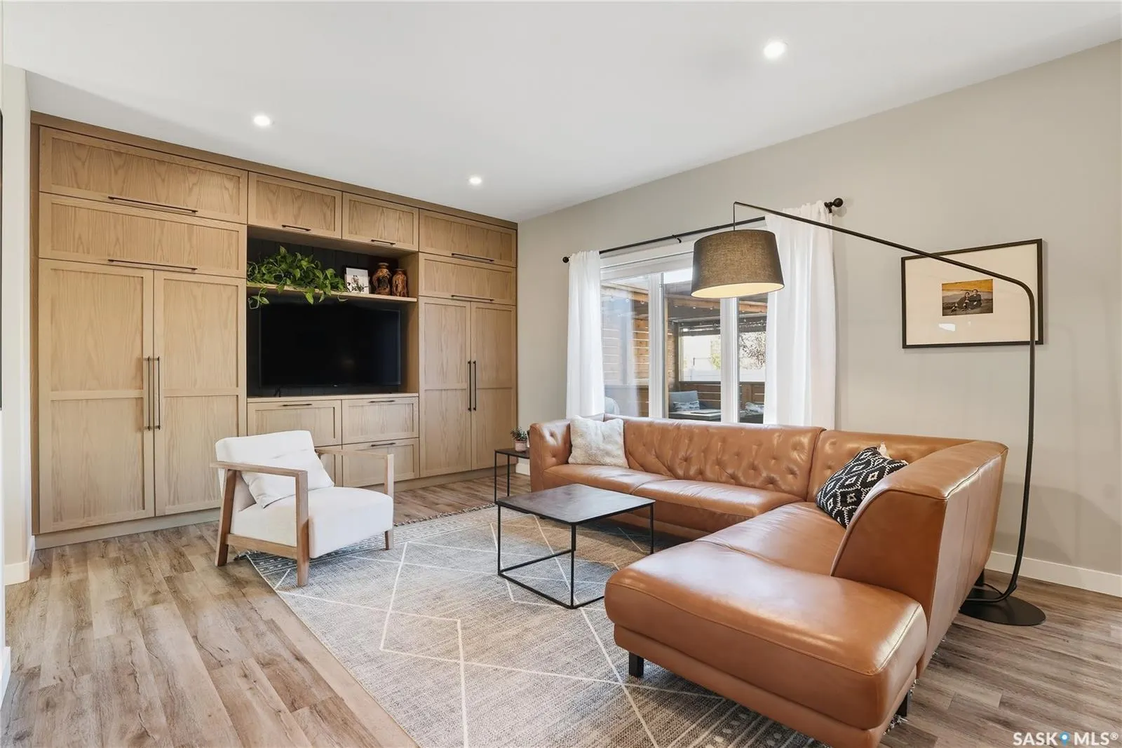 438 Flynn LANE
