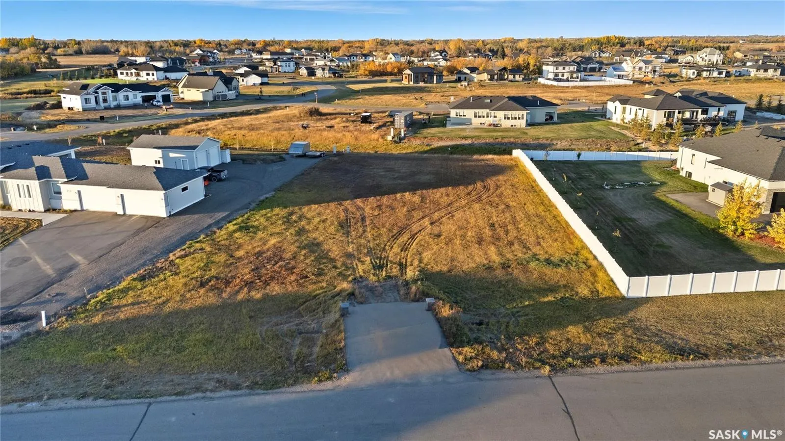 235 Edgemont CRESCENT