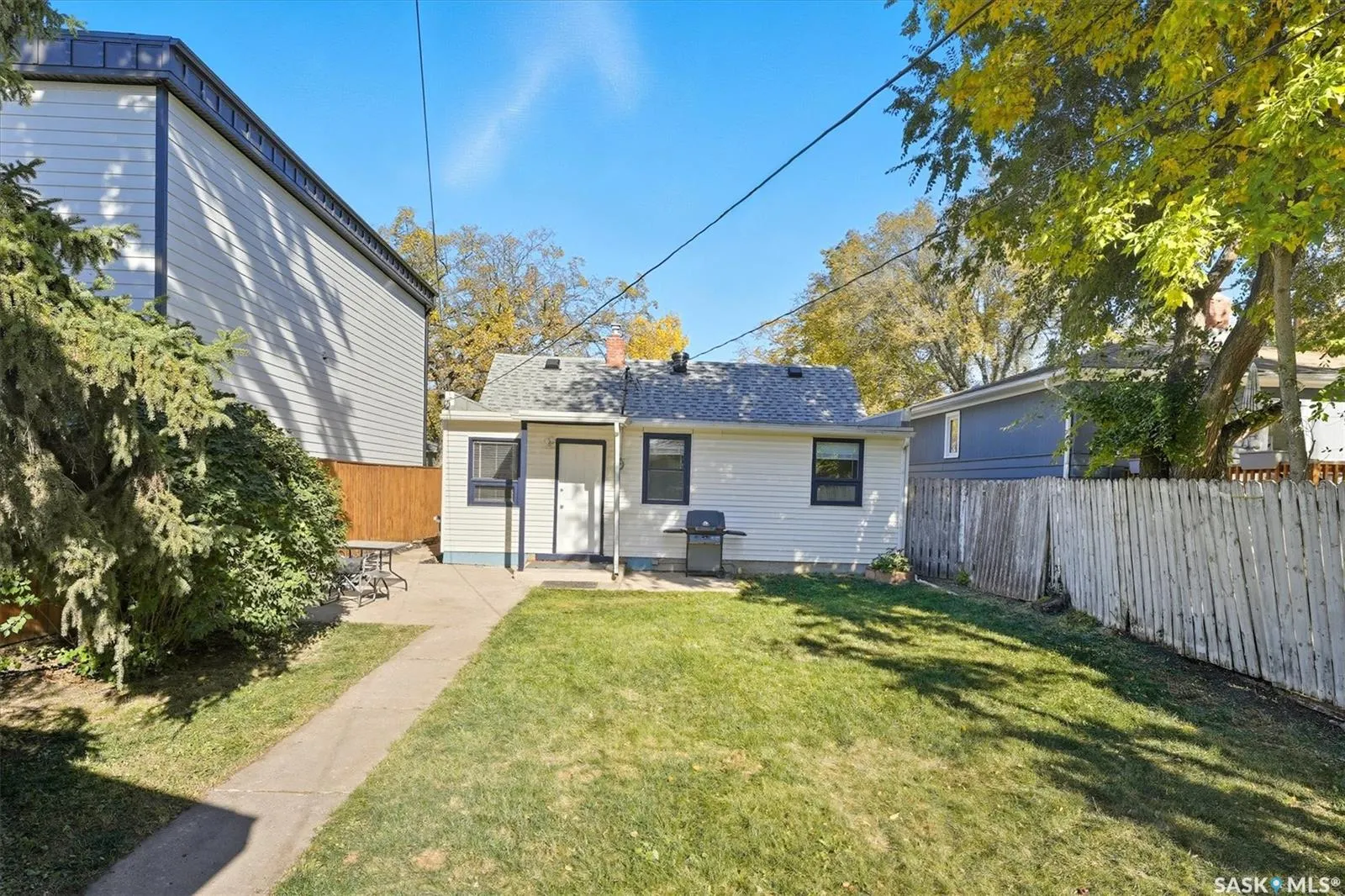 524 2nd STREET E