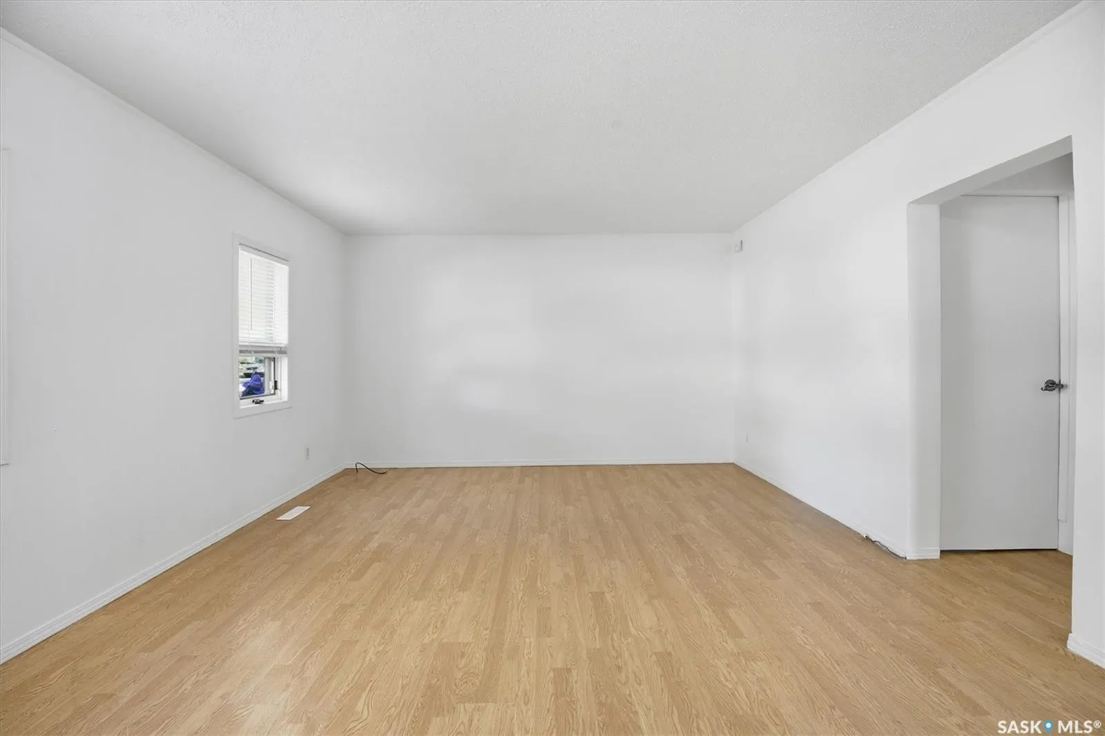 524 2nd STREET E