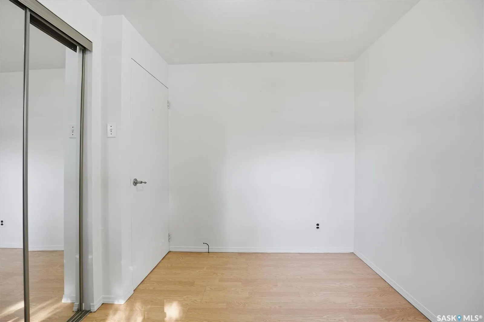 524 2nd STREET E