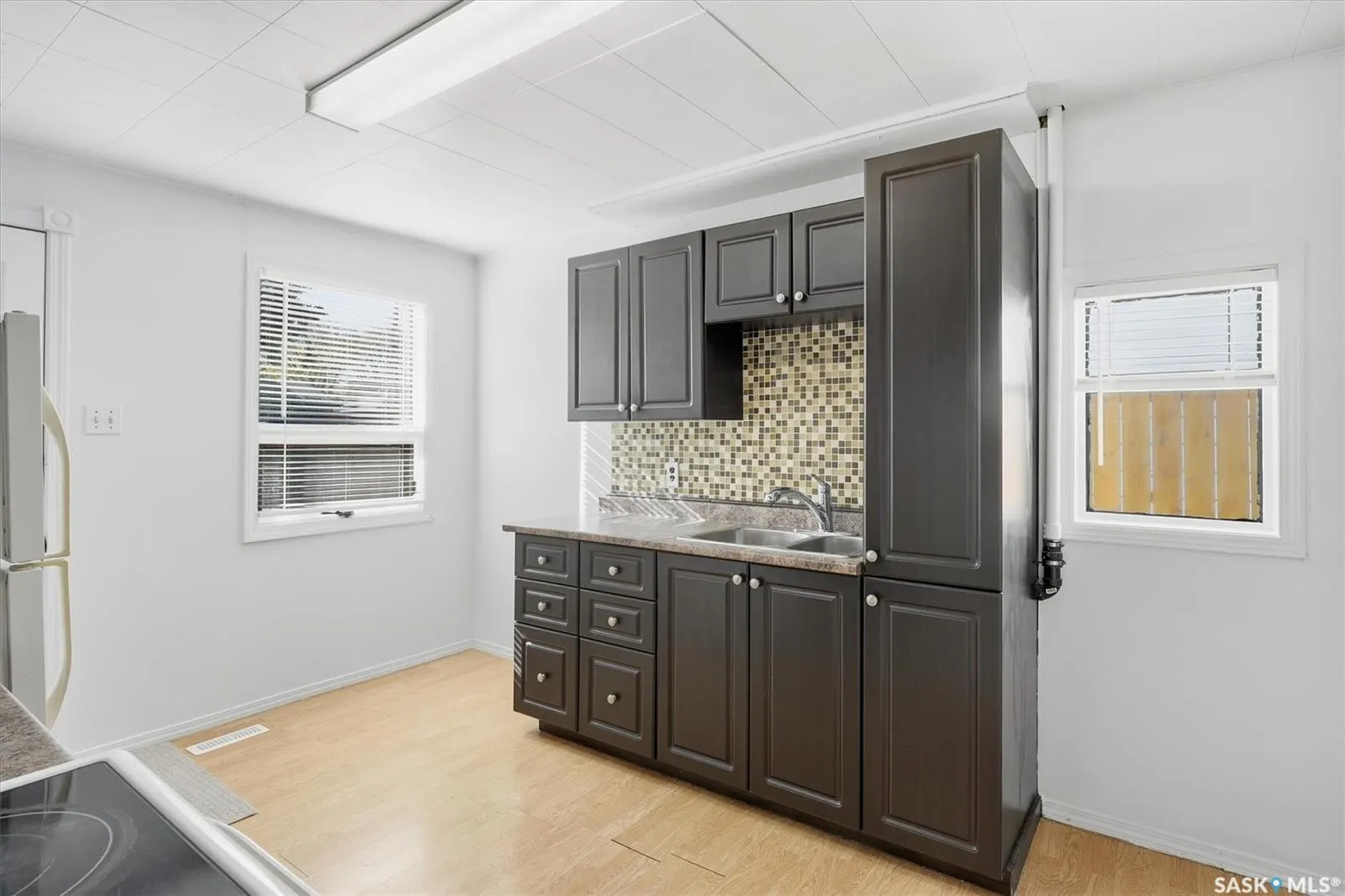 524 2nd STREET E
