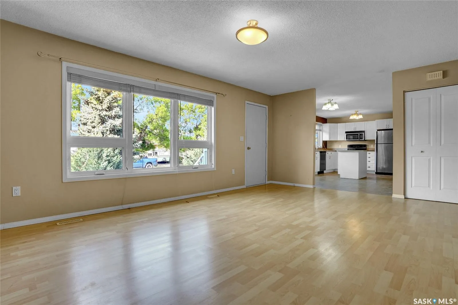 110 3rd AVENUE W