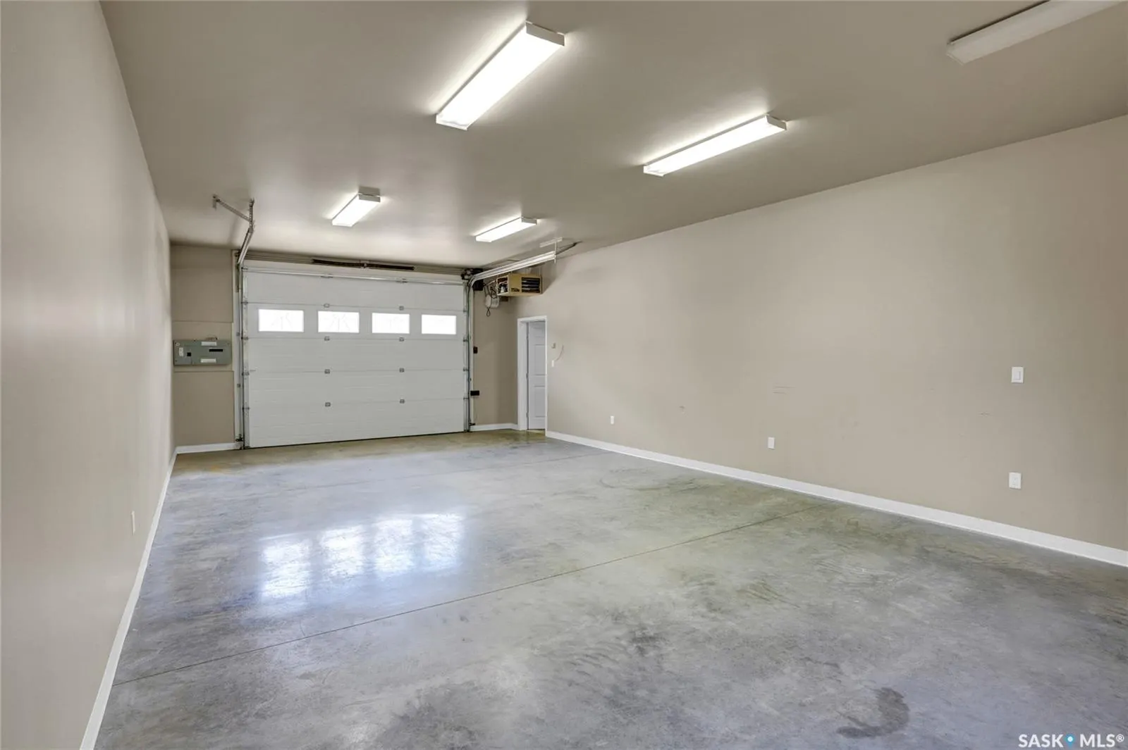 110 3rd AVENUE W