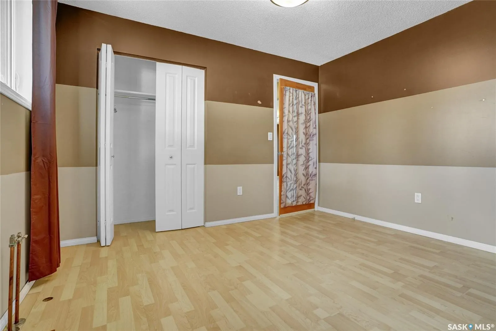 110 3rd AVENUE W
