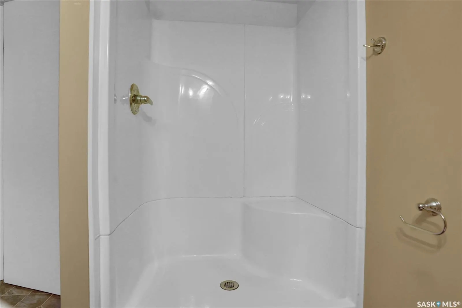 110 3rd AVENUE W