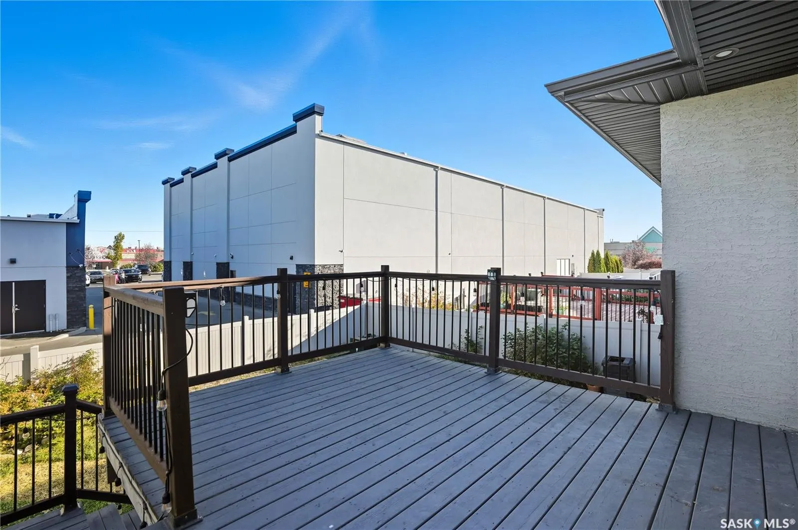 2106 Laurier CRESCENT E