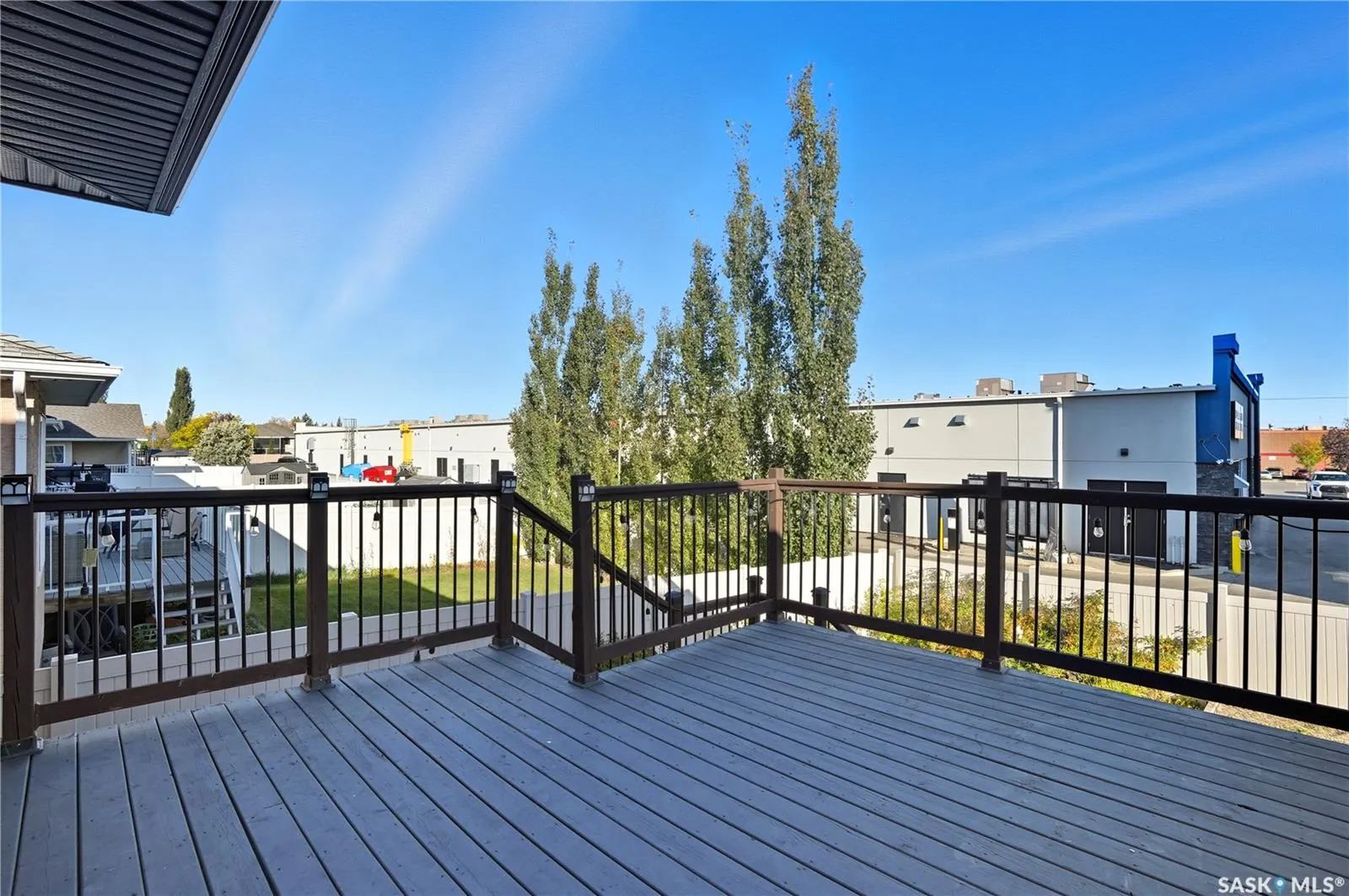 2106 Laurier CRESCENT E