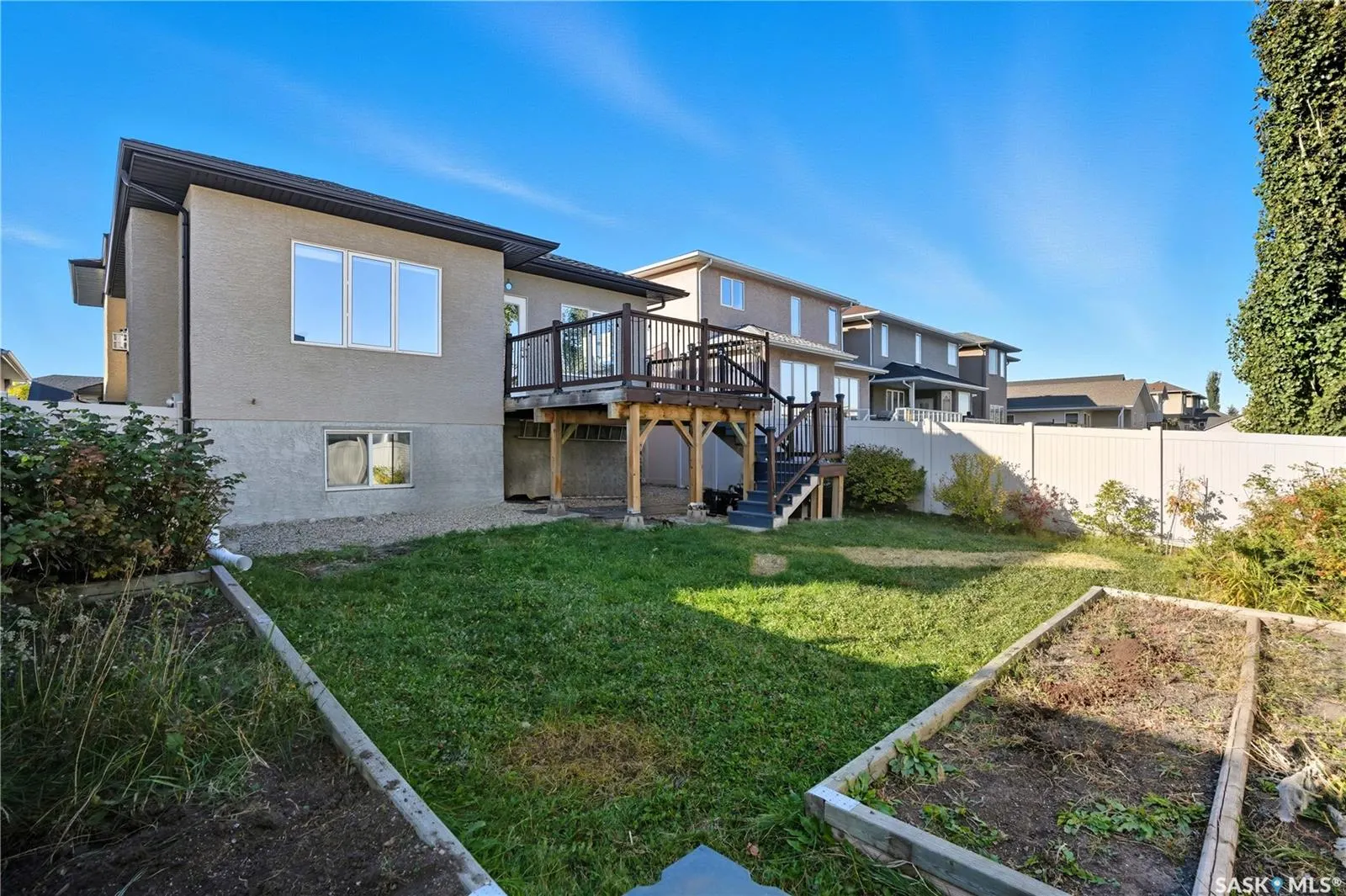 2106 Laurier CRESCENT E
