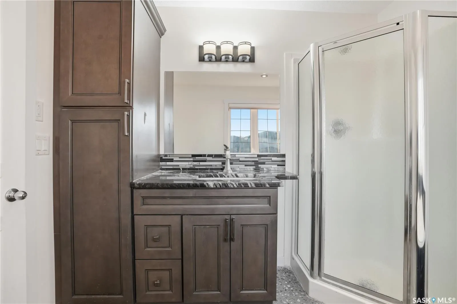 2106 Laurier CRESCENT E