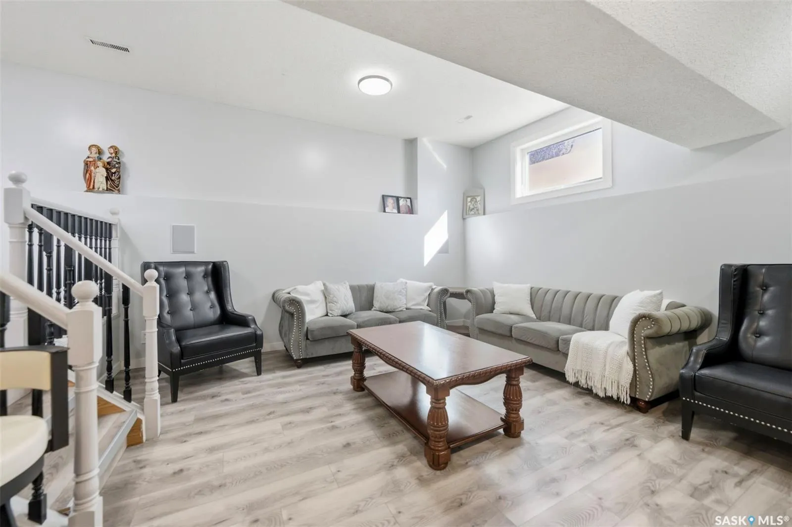 1010 Haslam CRESCENT