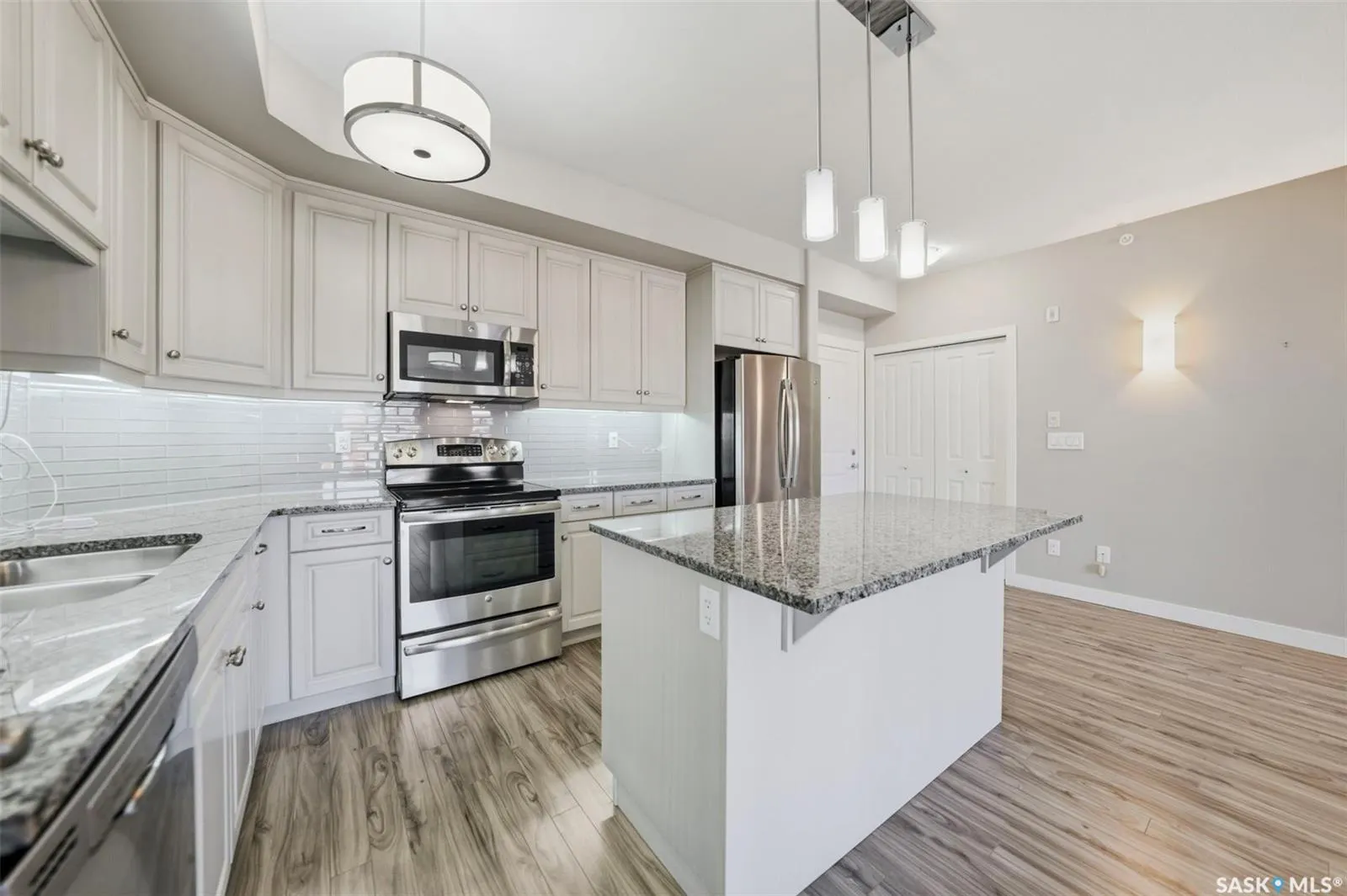 1035 Moss AVENUE, #324