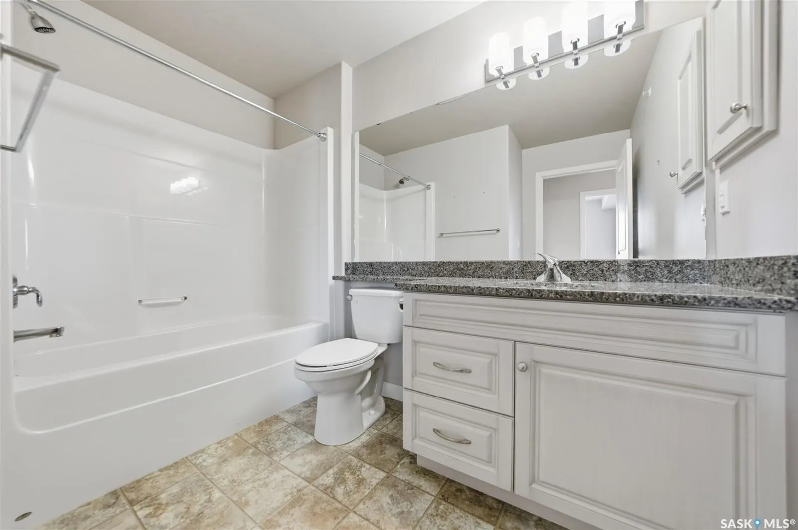1035 Moss AVENUE, #324