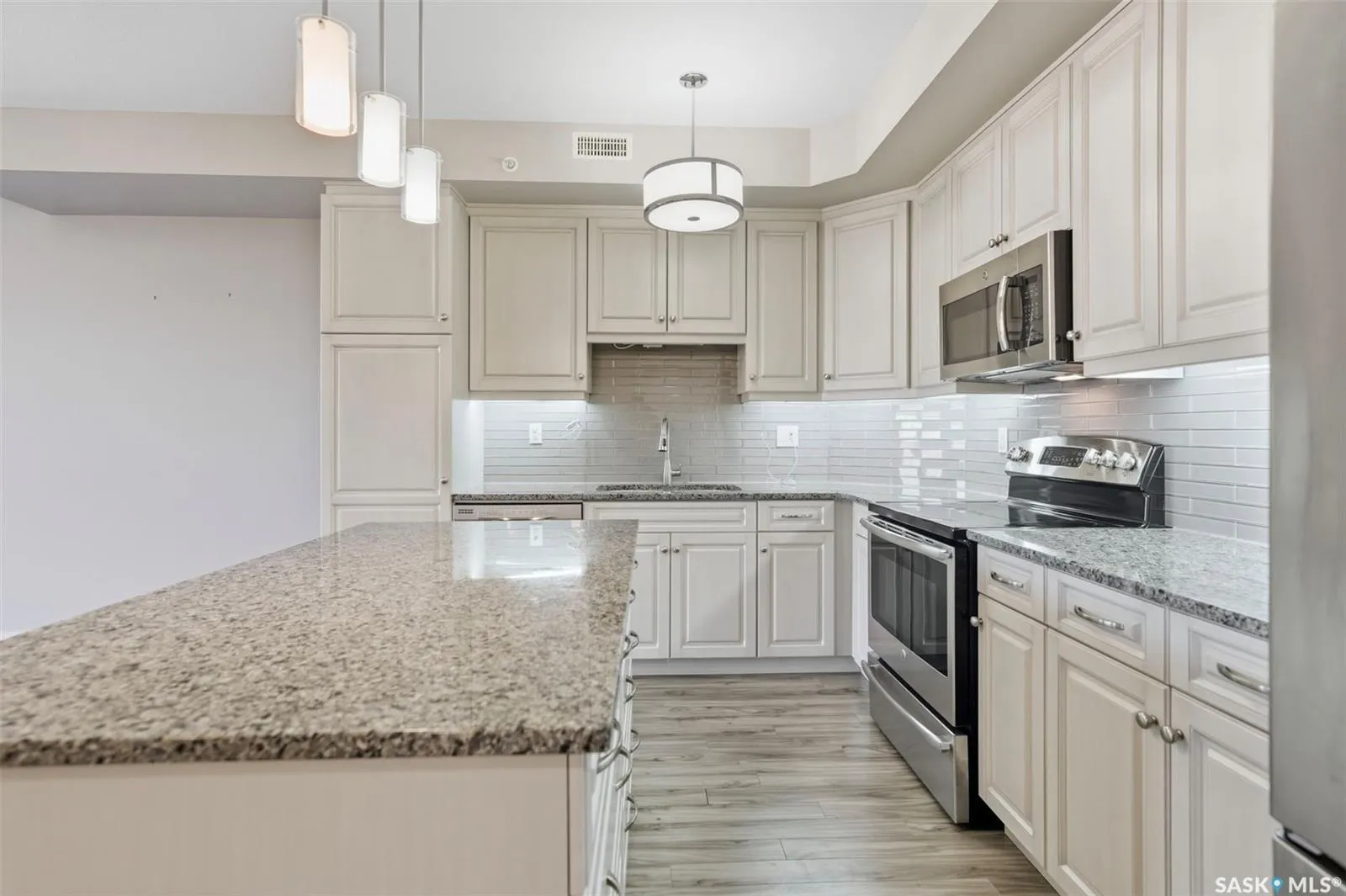 1035 Moss AVENUE, #324