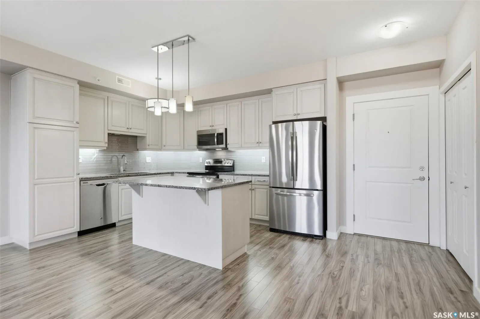 1035 Moss AVENUE, #324