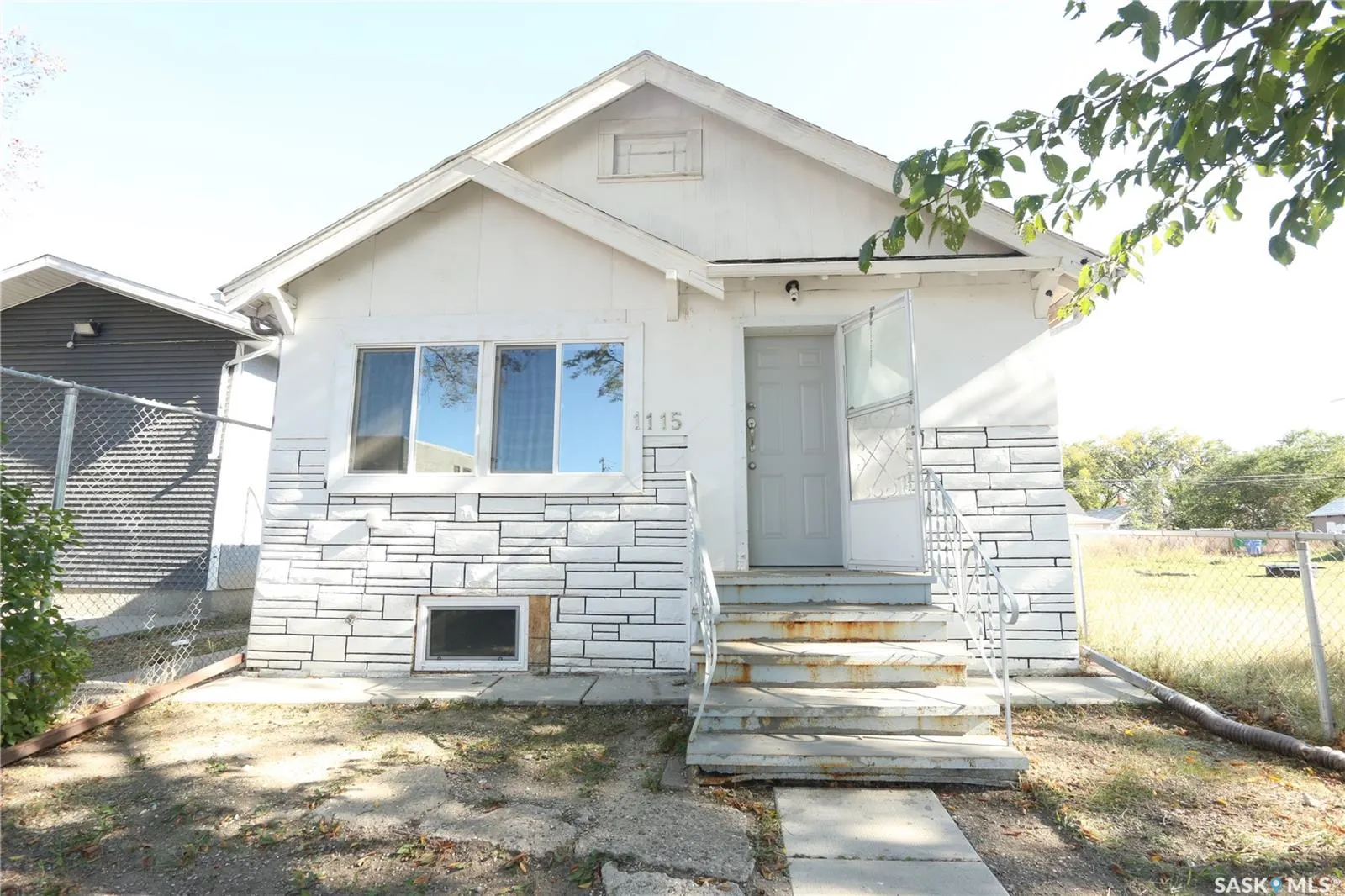 1115 Robinson STREET