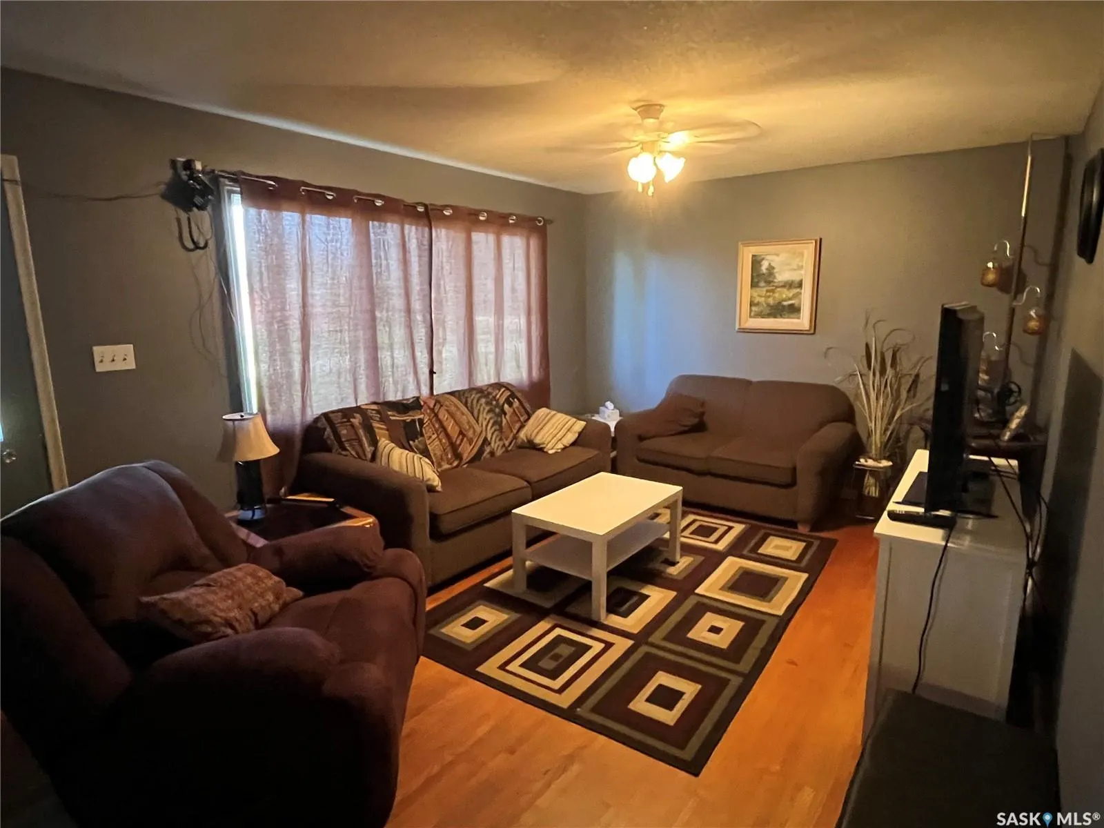 221 2nd AVENUE W
