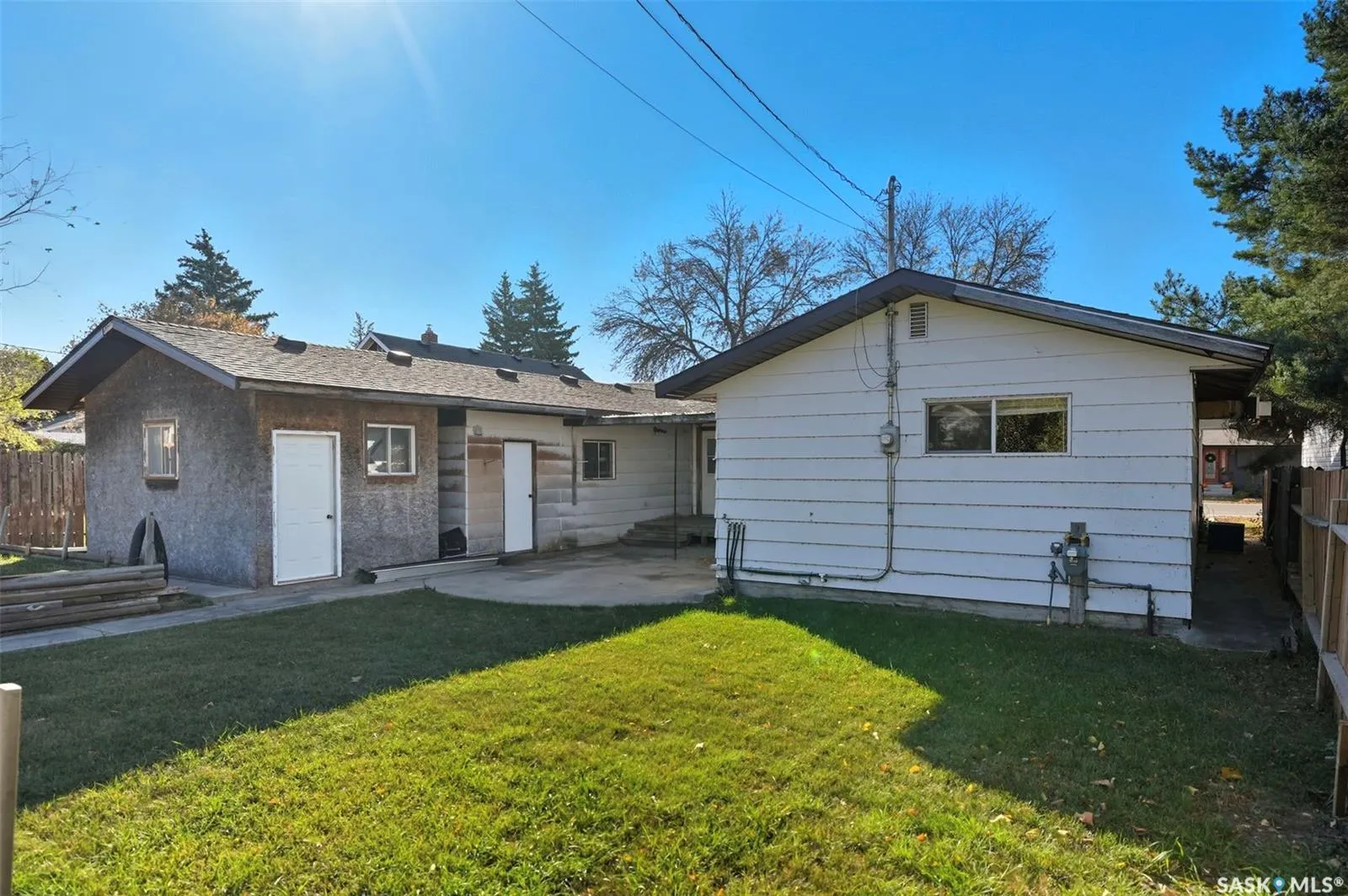 117 3rd STREET E