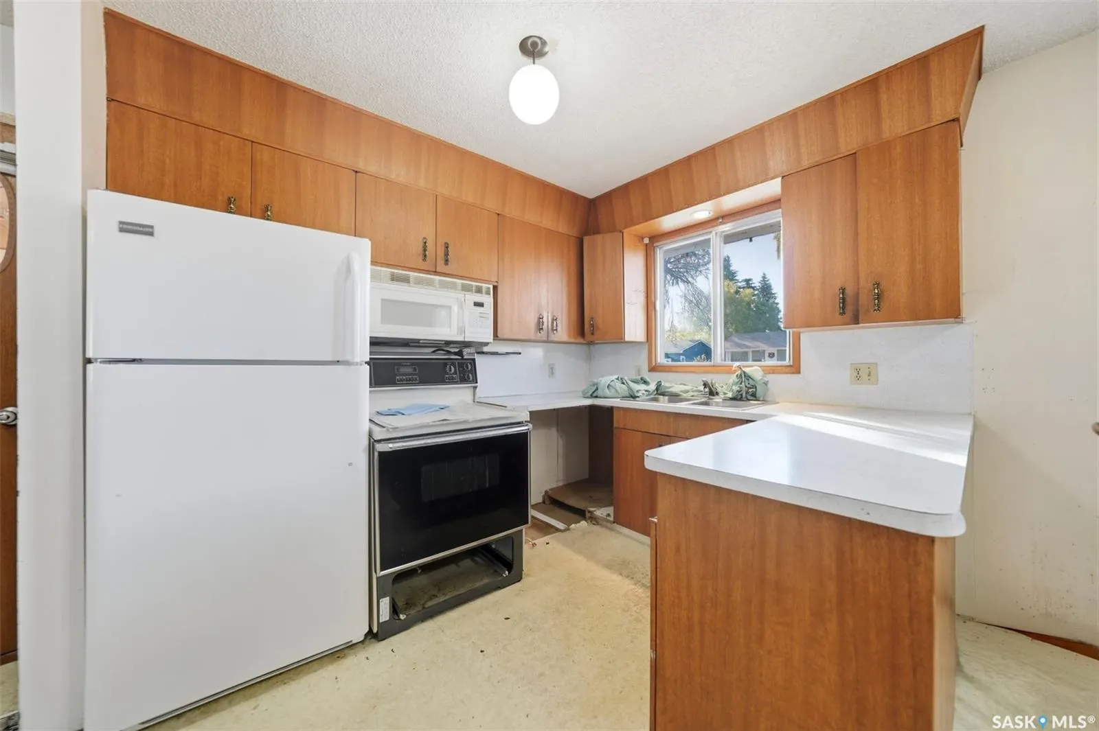 117 3rd STREET E