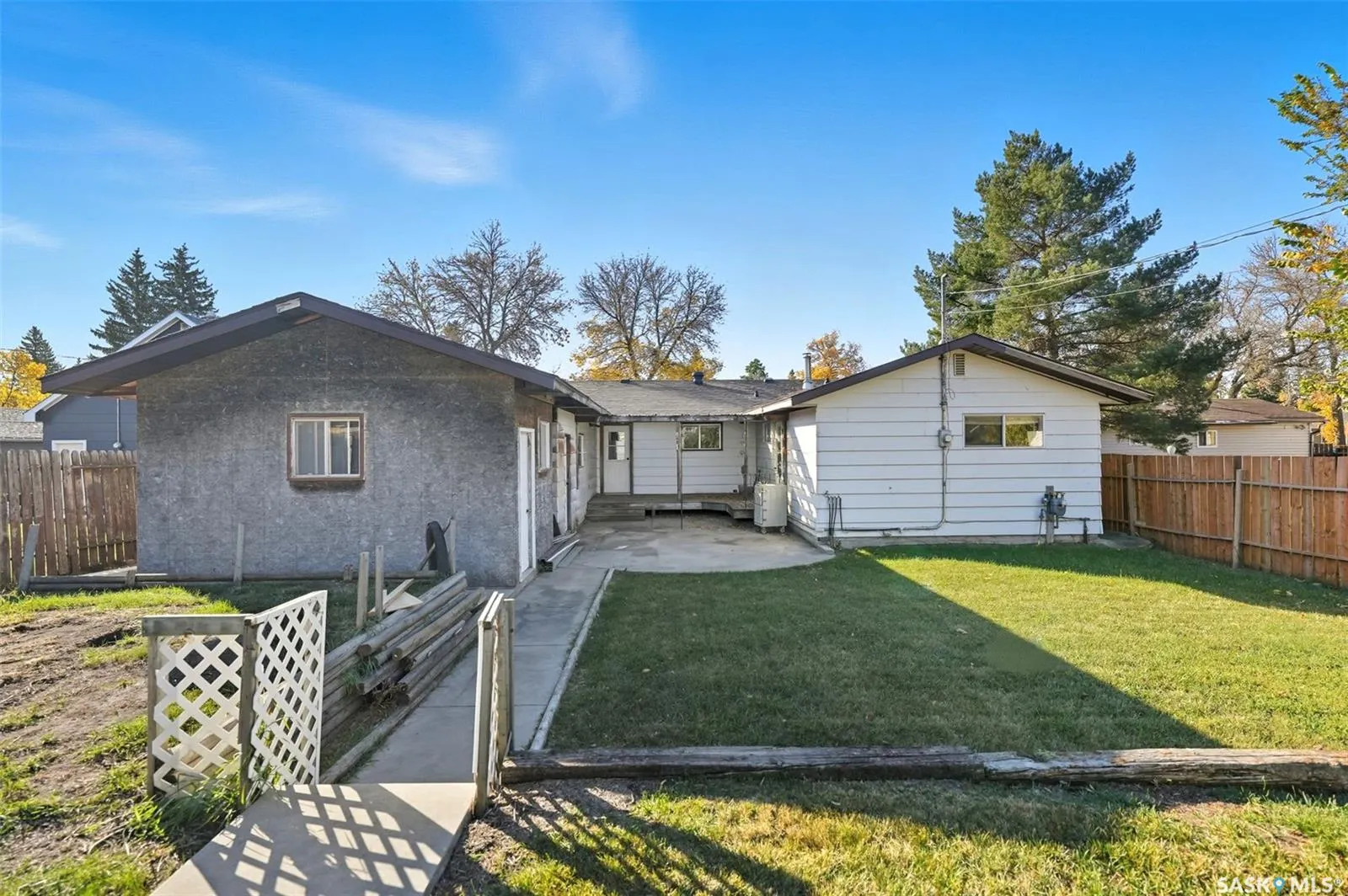 117 3rd STREET E