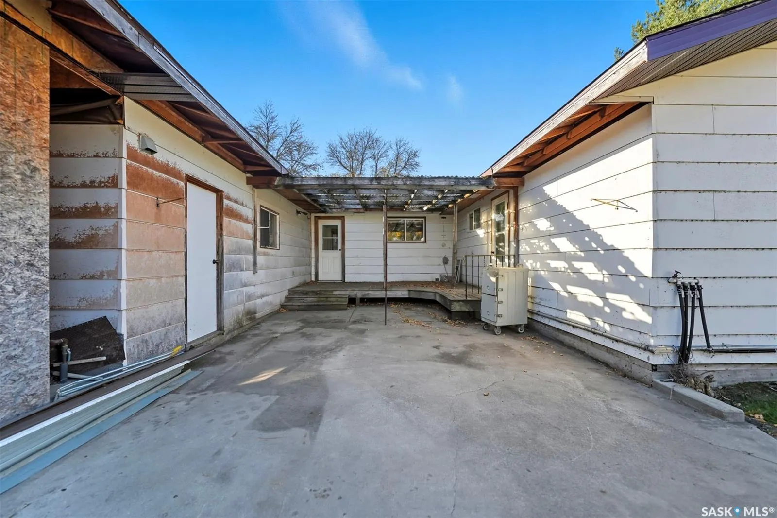117 3rd STREET E