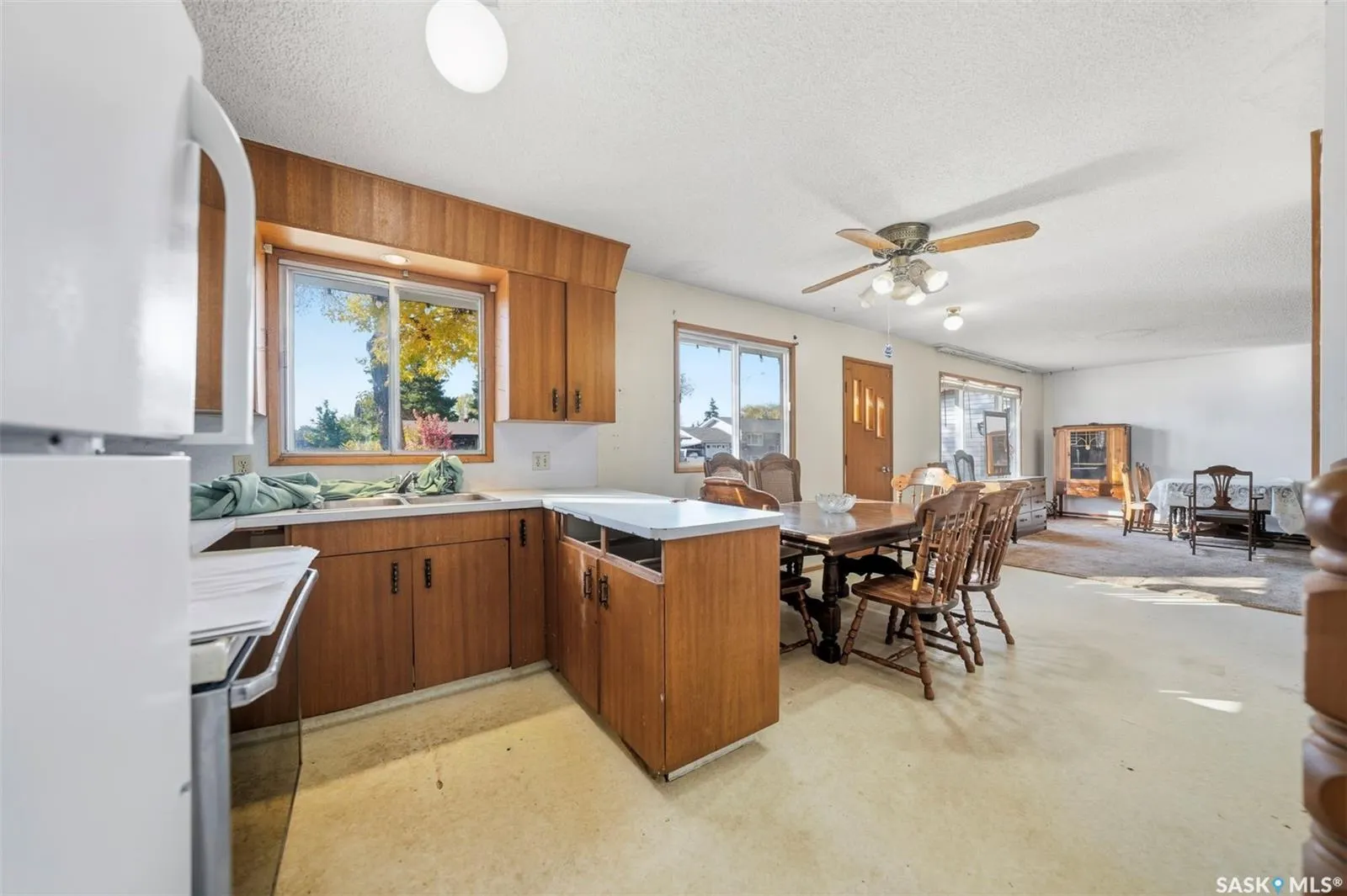 117 3rd STREET E