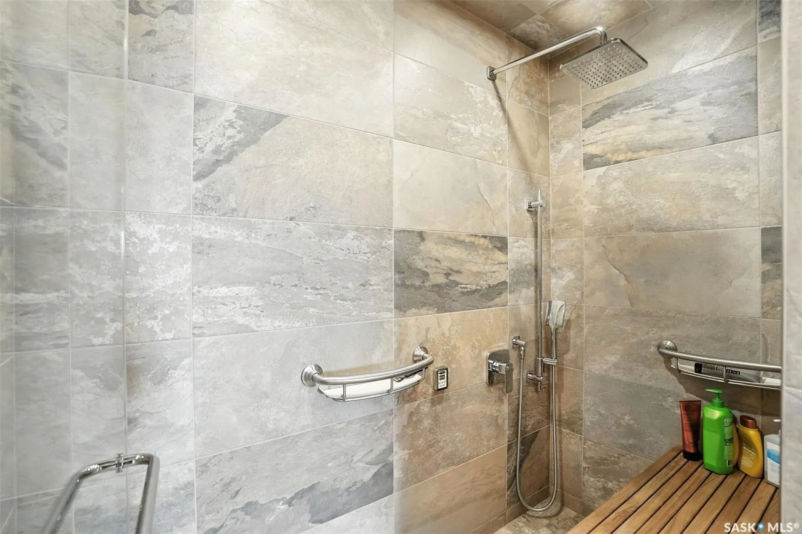 227 Pinehouse DRIVE, #305