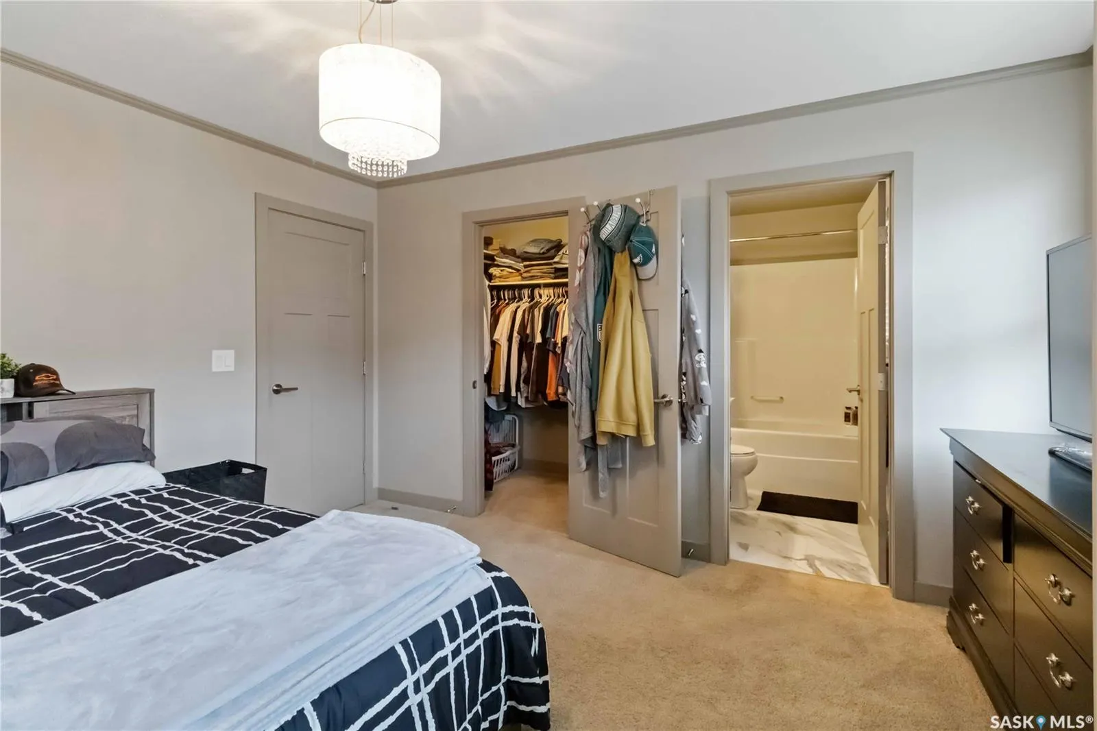 232 Maningas BEND