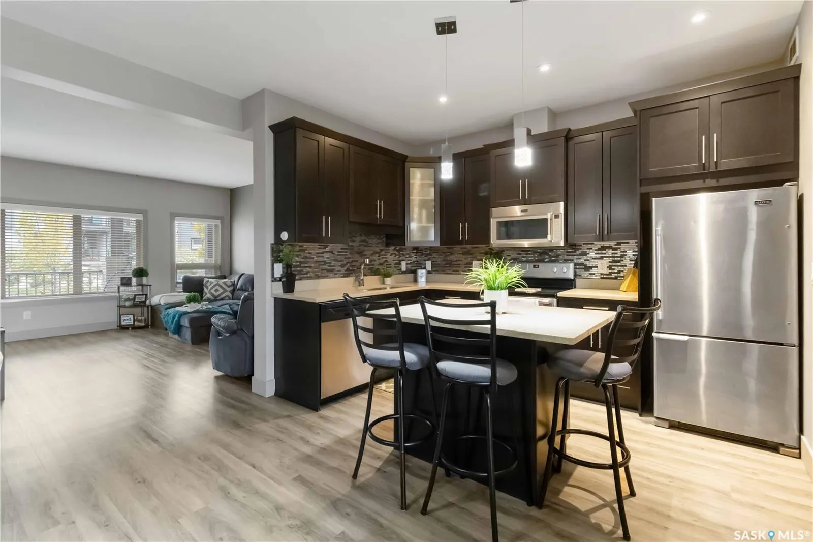 232 Maningas BEND