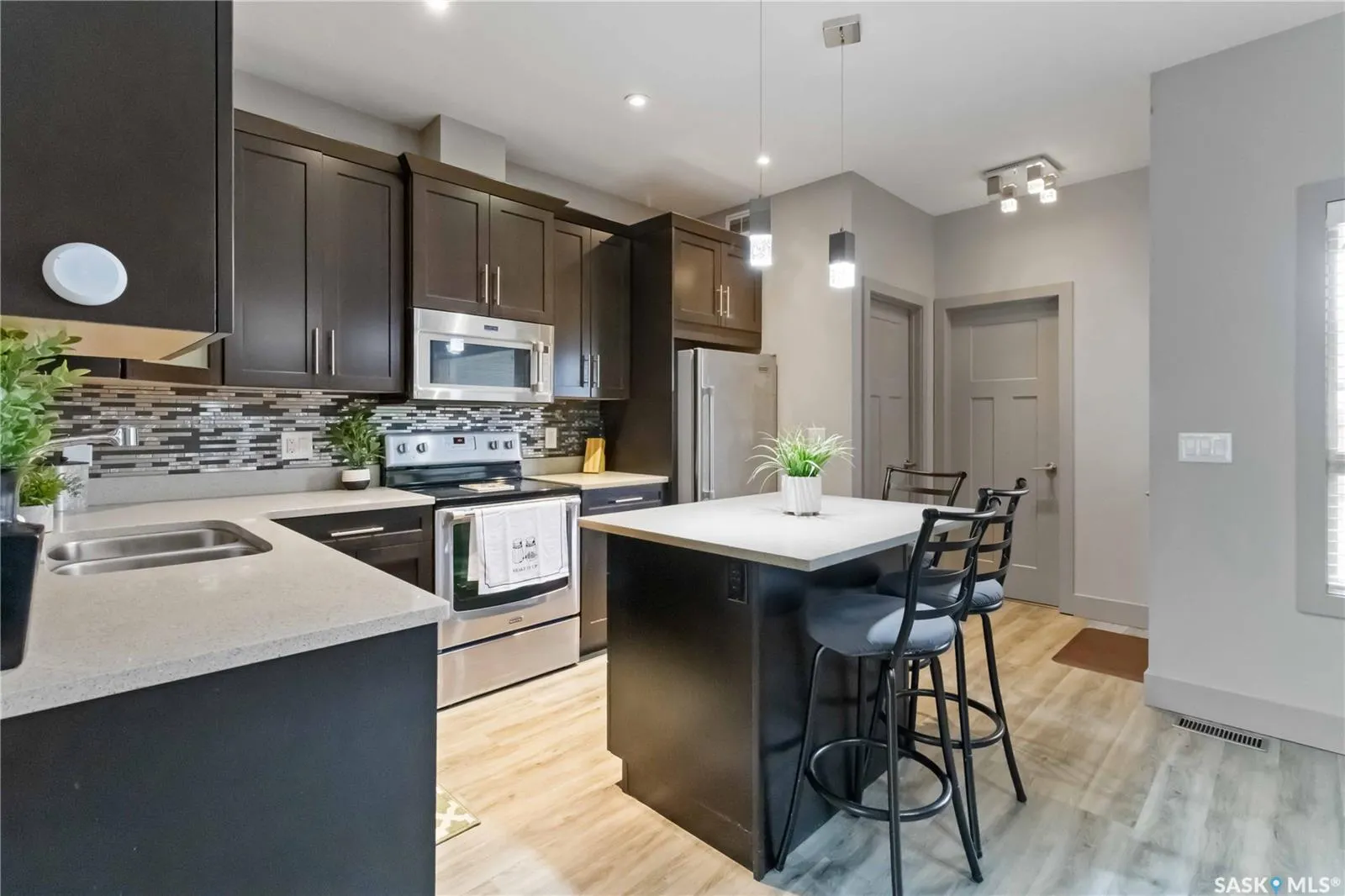 232 Maningas BEND